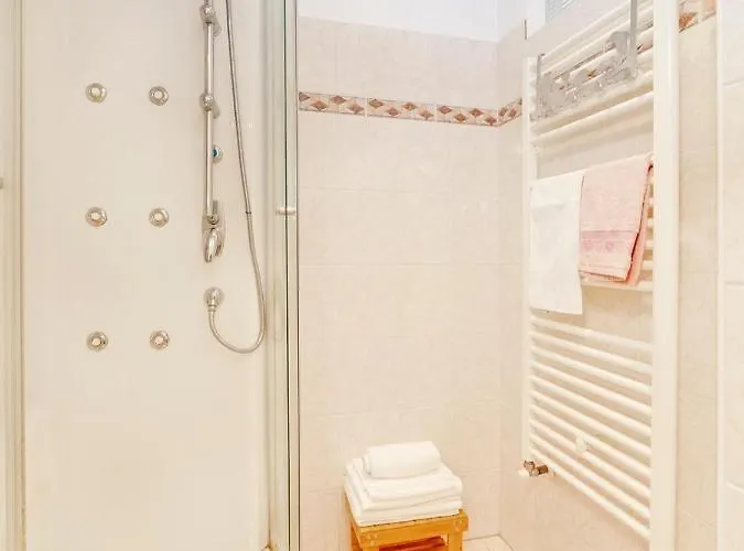 Apartament 'cuore Di Rose' Parking - Welcome Set, Netflix, For 4 Persons -by Easylife Swiss Lugano